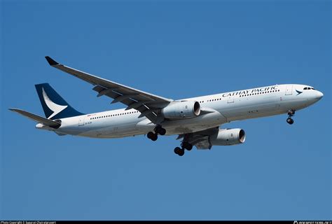 B HLM Cathay Pacific Airbus A330 343 Photo By Suparat Chairatprasert