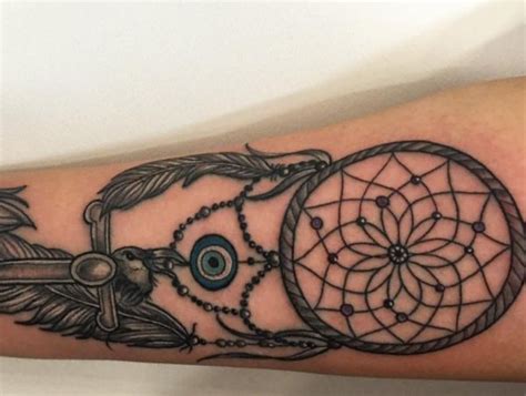 Traumf Nger Und Kreuz Design Auf Dem Arm Tattoomotive Net