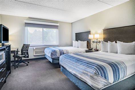 AmericInn by Wyndham Plover Stevens Point | Plover, WI Hotels