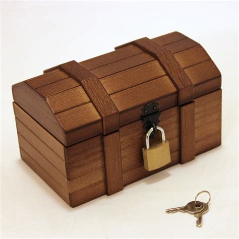 Locked Treasure Chest – Shiomi Box by Mikame Craft | Martin's Magic Collection