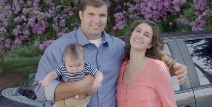 Who is Alejandro Villanueva Wife/Girlfriend? Net Worth 2022, Age, Bio