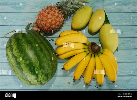 Mangue Banane Aux Fruits Tropicaux Banque De Photographies Et Dimages