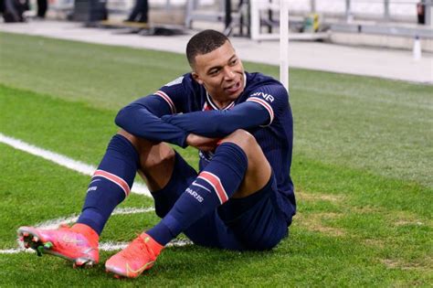 'I Hope He Doesn't Play to Be the Hero' - Former PSG Midfielder Wants Mbappé to Rely on His ...