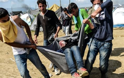 Grèce pic de tension à Idomeni et au Pirée près de 300 migrants blessés