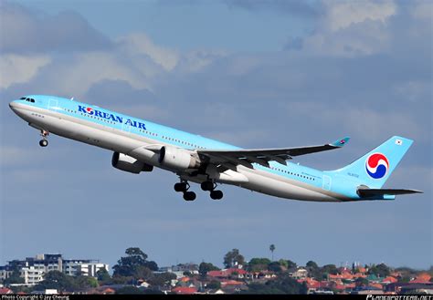 HL8002 Korean Air Airbus A330 323 Photo By Jay Cheung ID 1028612