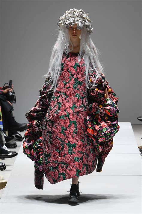Comme des Garçons RTW Spring 2023 [PHOTOS]