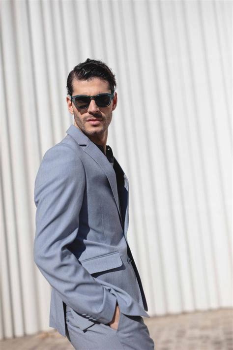 Las Claves De Estilo A Tener En Cuenta Para Elegir El Traje De Hombre