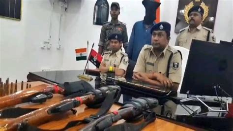 कुख्यात पवन चौधरी पुलिस के हत्थे चढ़ा दियारा में चलाता था आपराधिक