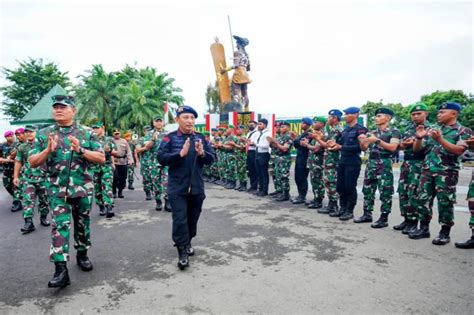 Kapolri Tni Polri Siap Kawal Pembangunan Di Tanah Papua