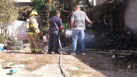 Se Incendia Vivienda En La Colonia Anahuac En Los Mochis