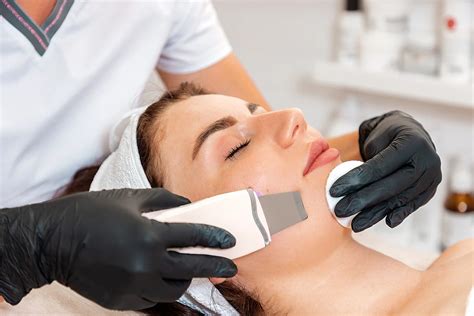 Dermaplaning Regret Weighing The Pros Cons And Potential Pitfalls