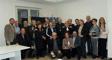 Solidariet Rotary Club Di Andria E Avezzano Donano Kit Termici Alla