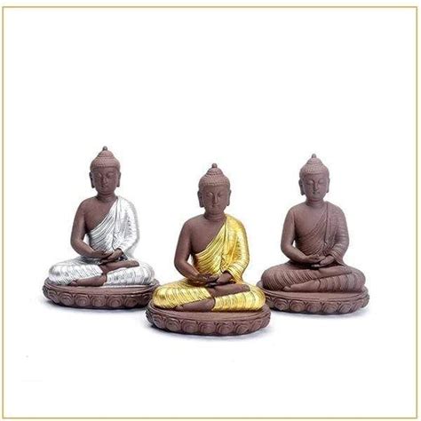 Statue Bouddha assis Dhyana Mudra drapée d une robe marron dorée ou