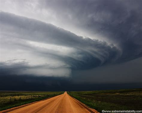 National Geographic Wallpaper: Tornado | Storm photography, Sky ...