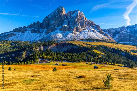 Foto De Stunning View Of Peitlerkofel Mountain From Passo Delle Erbe In