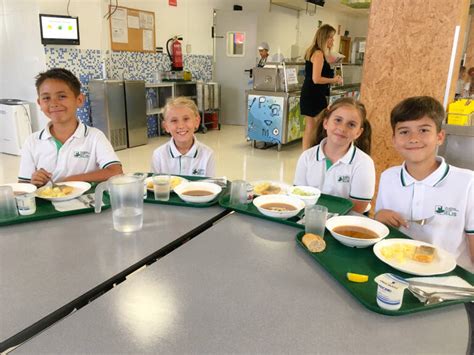 Los Comedores Escolares Adoptan Tendencias Saludables Con Cocina Casera