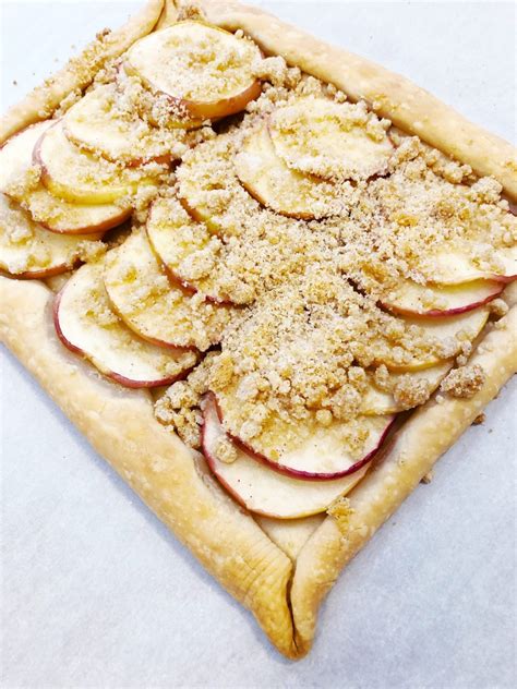 Rustic Apple Tart With Almond Crumble