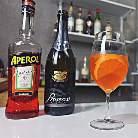 Aperol Spritz Recipe - 3 Prosecco, 2 Aperol, 1 Soda!