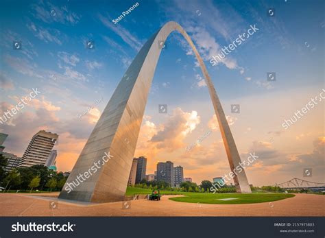 25428 Arched Gateway Images Stock Photos And Vectors Shutterstock