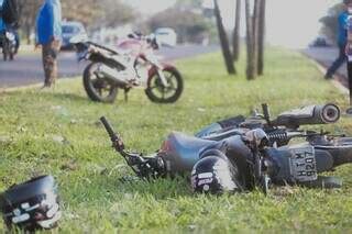 Motociclista Bate Em Poste Ap S Colis O Outra Moto Na Gury Marques