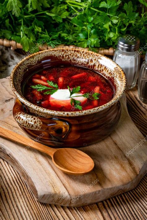 La Sopa De Remolacha Plato Tradicional De La Cocina Ucraniana