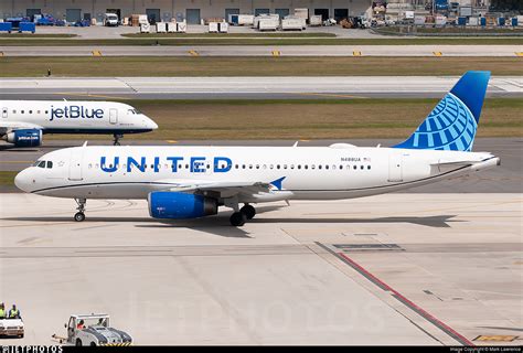 N Ua Airbus A United Airlines Mark Lawrence Jetphotos