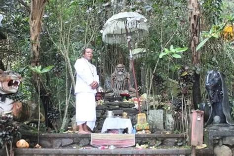 Keajaiban Pura Siwa Di Bali Tempat Meditasi Lintas Agama Yang Sarat
