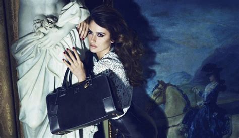 Avance de la primera campaña de Loewe protagonizada por Penélope Cruz