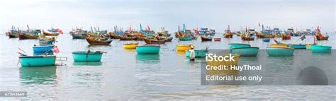 Desa Nelayan Dan Kapal Nelayan Tradisional Vietnam Foto Stok Unduh