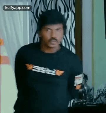 Uthu Paakuran.Gif GIF - Uthu paakuran Raghava lawrence Actor - Discover ...