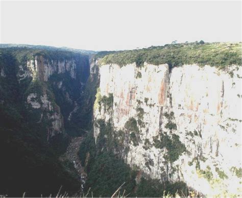 -Itaimbezinho canyon, stop 1.2 (Photo by Vinicius Matté) | Download ...