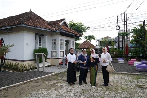 Kunjungi Ruang Melati Istri Pj Gubernur Jatuh Cinta Dengan Batik Tanah