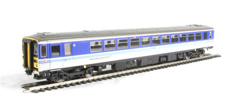 Hornby R2759 Class 153 Single Car Dmu 153303 In Regional Railways Livery