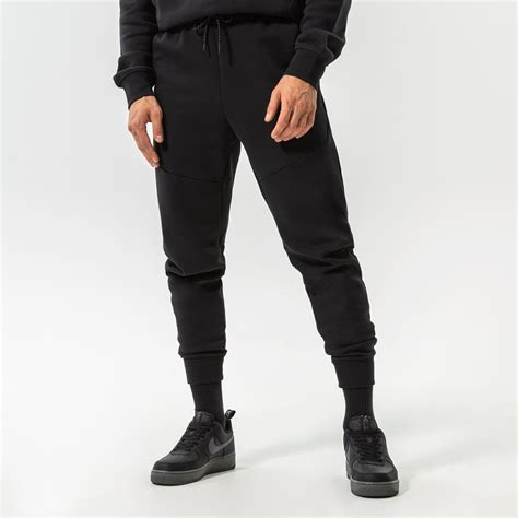 Nike ПАНТАЛОНИ Sportswear Tech Fleece Cu4495 010 Мъжки Цвят черен Модни Панталони Дрехи Nike в