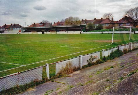 Extreme Football Tourism: ENGLAND: Hendon FC (1926-2009)