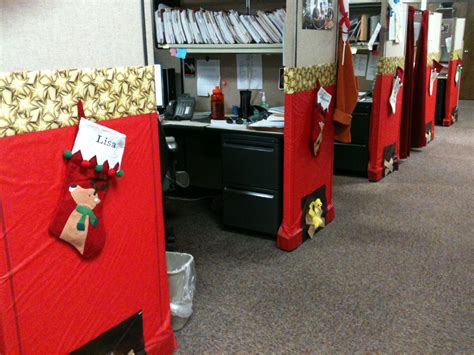 Decorated All My Coworkers Cubicles As A Surprise Office Christmas