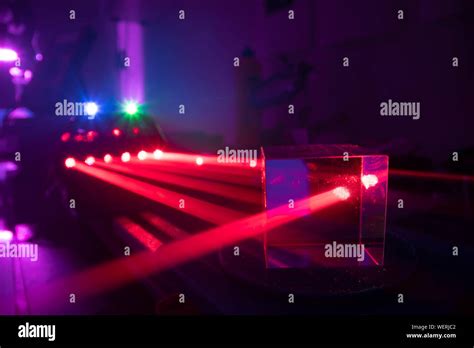 Physics lab experiment hi-res stock photography and images - Alamy