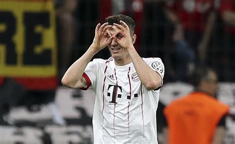 Lewandowski Og Osi W Szatni Bayernu Monachium E Chce Odej Do Realu