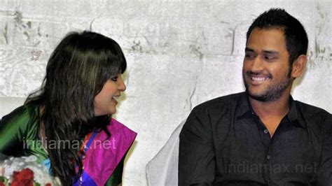 Dhoni Wife Sakshi In Saree Photosms Dhoni House In Ranchi Pics