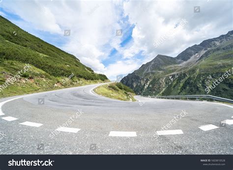 821 180 Degree Turn Images, Stock Photos & Vectors | Shutterstock