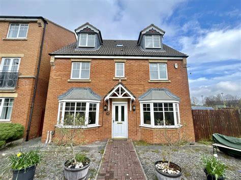 5 Bed Detached House For Sale In Redgrave Close St James Village