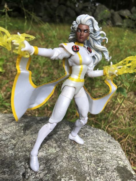 REVIEW: X-Men Marvel Legends Storm Figure (Vintage Series) - Marvel Toy ...