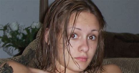 A Quel Point Cette Fille Est Une Cochonne Une Petite Masturbation Pour Cette Brunette