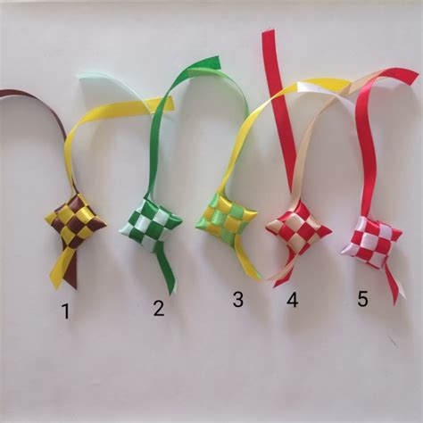 Jual KETUPAT PITA SATIN HIASAN PARCEL LEBARAN IDUL FITRI MERAH PUTIH