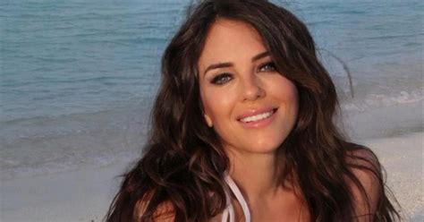 Las Impactantes Fotos De Elizabeth Hurley Posando En Bikini A Sus