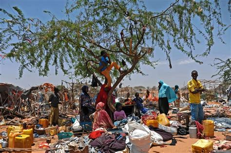 In Somalia, Refugees Homeless Again as Soldiers Demolish Shelters - WSJ