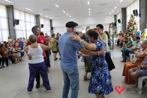 Baile Da Terceira Idade Encerra Atividades Do Centro De Convivência Do Idoso