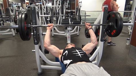 225 Lbs Bench Press For 100 Reps Youtube