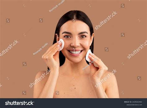 Facial Toner Tonic Images Stock Photos Vectors Shutterstock