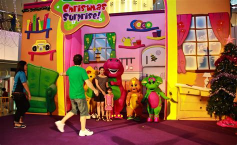 Pretty Brainy Crazy Rheiny: A Christmas surprise from Barney and Friends